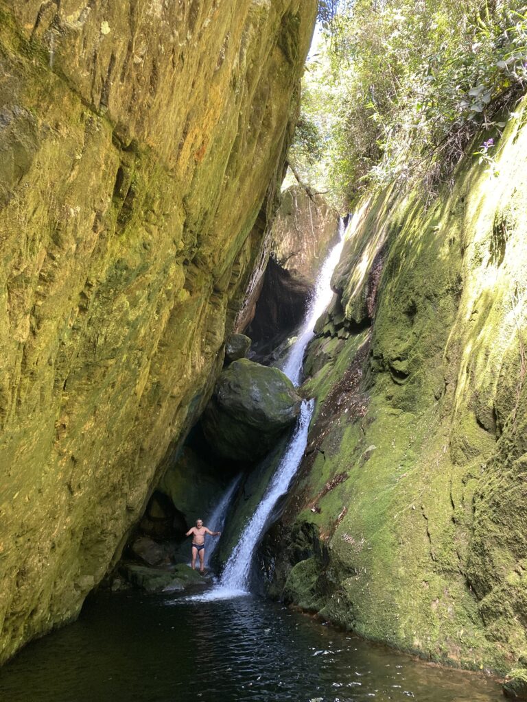 Cachoeira das Andorinhas Parnaso - Petróolis RJ